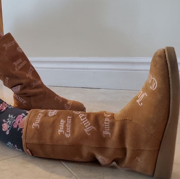 JUICY COUTURE BROWN SUEDE BOOTS - Picture 9 of 11